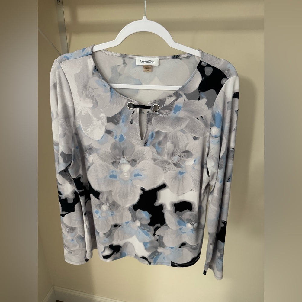 Calvin Klein Women's Floral Long Sleeve Top - Black, Gray, and Blue